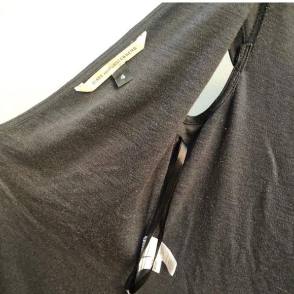 Diane Vom Furstenburg “Al Reves” reversible 100% wool wrap dress. - Picture 8 of 9